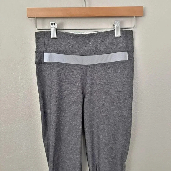 LULULEMON ATHLETICA | Light Speed Tight Reflective Leggings Heather Gray | 4 - Picture 3 of 9
